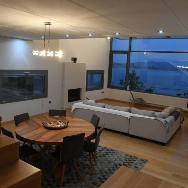 Villa with enchanting sea views!