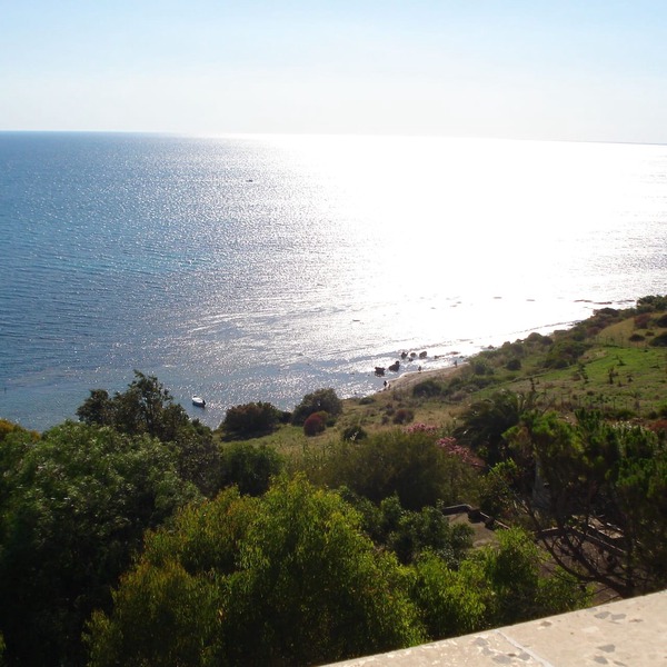 VILLA WITH LARGE TERRACES AND GARDENS WITH SEA VIEW