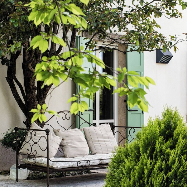 Villa with pool between Verona and Lake Garda in an old country court