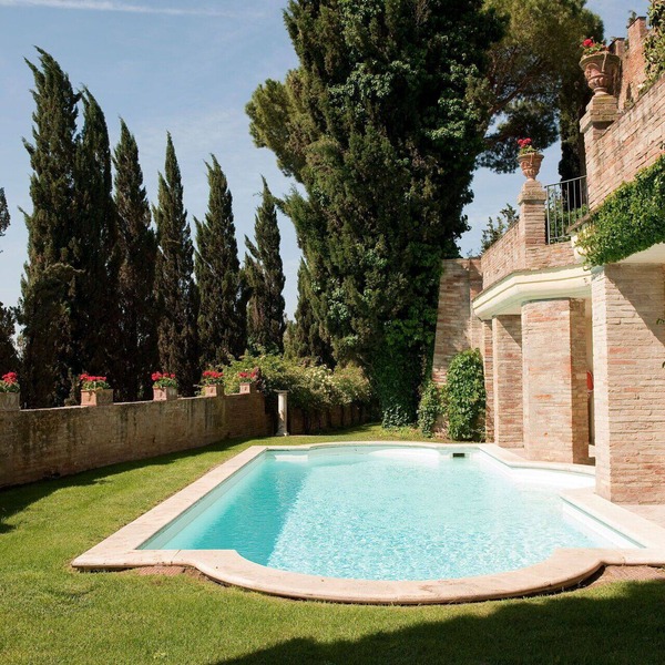 Villa with private pool, WIFI, hot tub, A/C, patio, panoramic view, close to San Gimignano