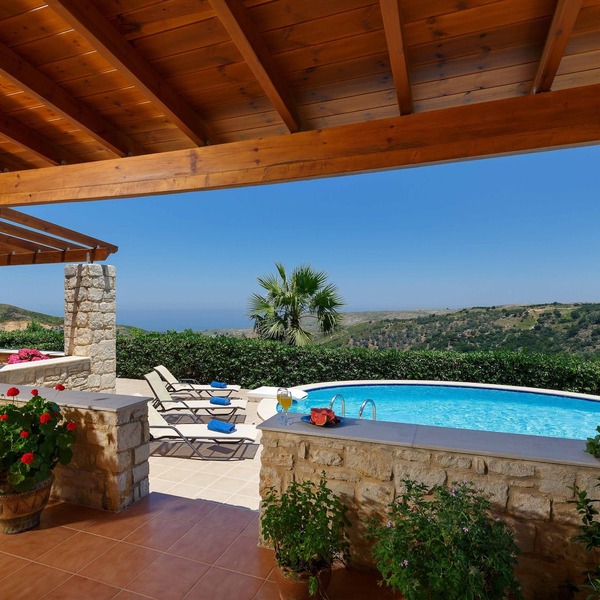 Villa with private pool & sea view for absolute privacy and serenity.