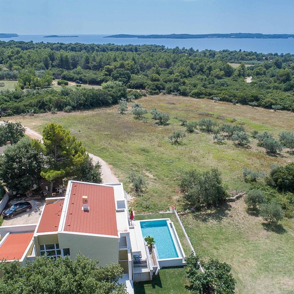 Villa with swimming pool, spectacular sea view, 500 m from the sea, TOP LOCATION, WiFi, grill