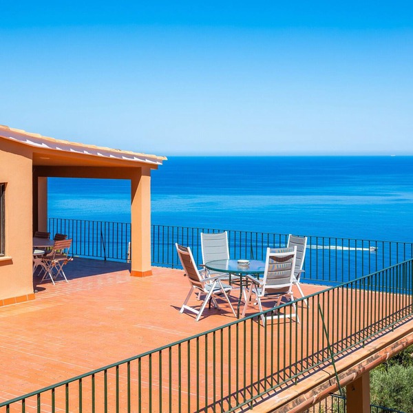 Villa with wi-fi and stunning sea views.