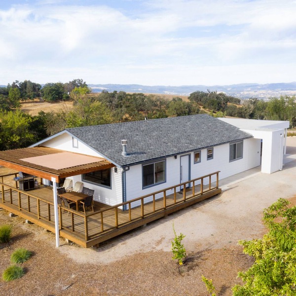 Vines & Views. Modern designer cottage with 360-degree views of vines & wildlife
