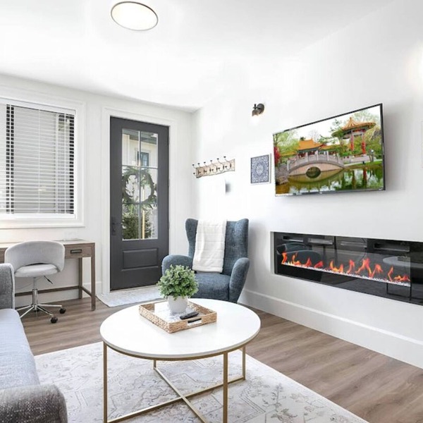 Vino Villa Luxury 2BD Spectacular Lakeview Sunny Patio Quiet Privacy
