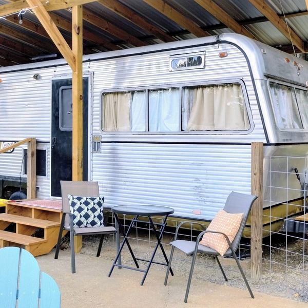 Vintage Restored Glamper - Unique Tiny Home w/Plunge Pool & Patio