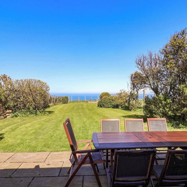 VOEBROCH, pet friendly, character holiday cottage in Lythe