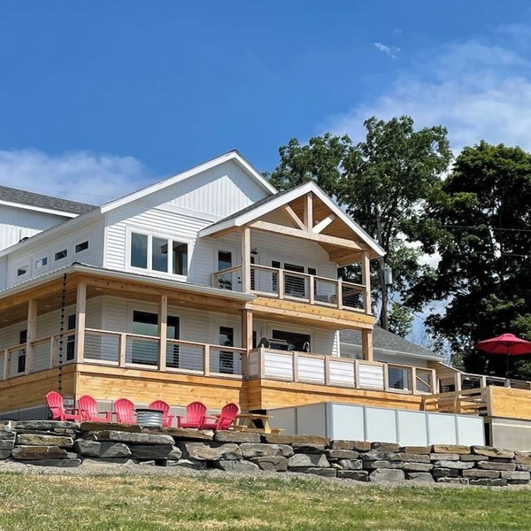 VRFLX Seneca View Villa | Walk to Wineries