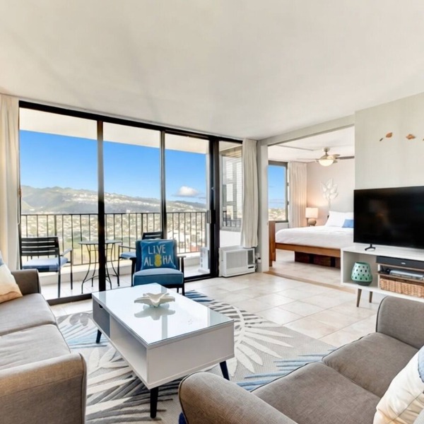 Waikiki Banyan 1BR Corner unit Awesome Mountain/Diamond Head views, free parking