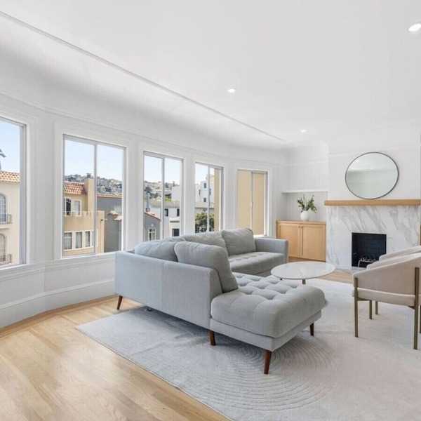 Walk Everywhere! Marina 2BR w/Parking