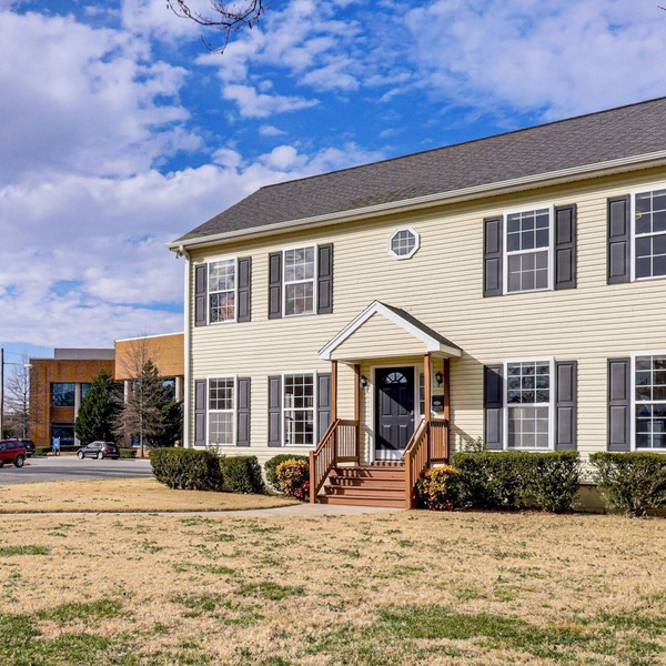 Walk to Dtwn & Campus! Spacious Hampton Home