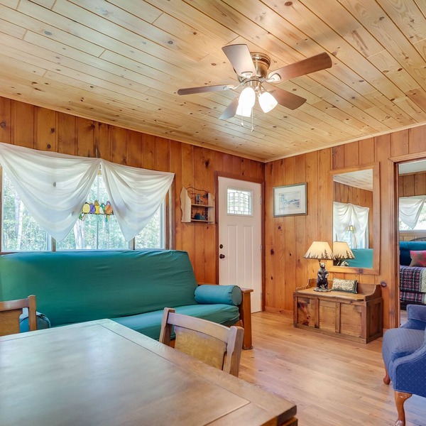 Walk to Lakefront! Cabin 21 Mi to Boyne Mtn Resort