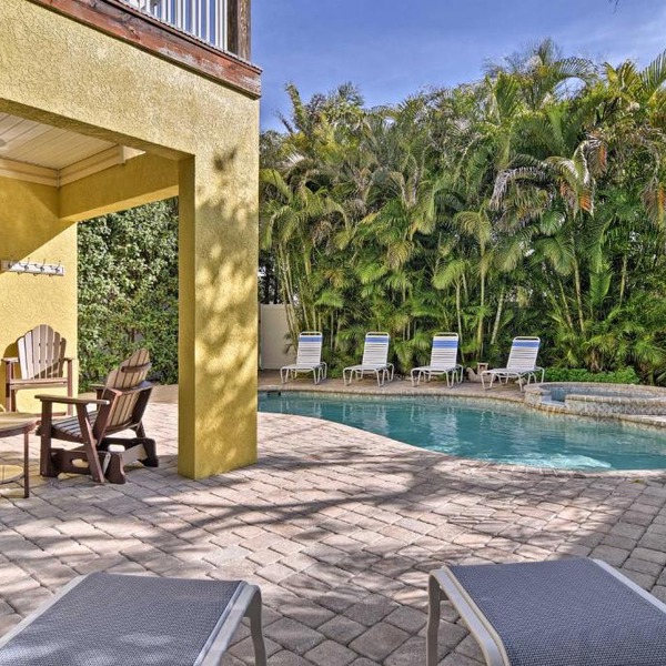 Walk to Shore: Holmes Beach Home w/Pool & Hot Tub