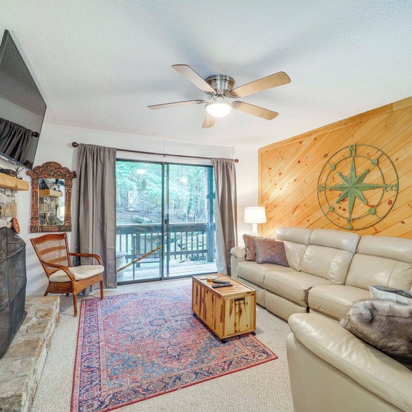 Walk to Ski Lift: Beech Mountain Condo
