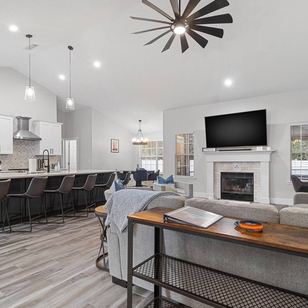 Walk to UF Stadium! Modern Home with Grill + Patio