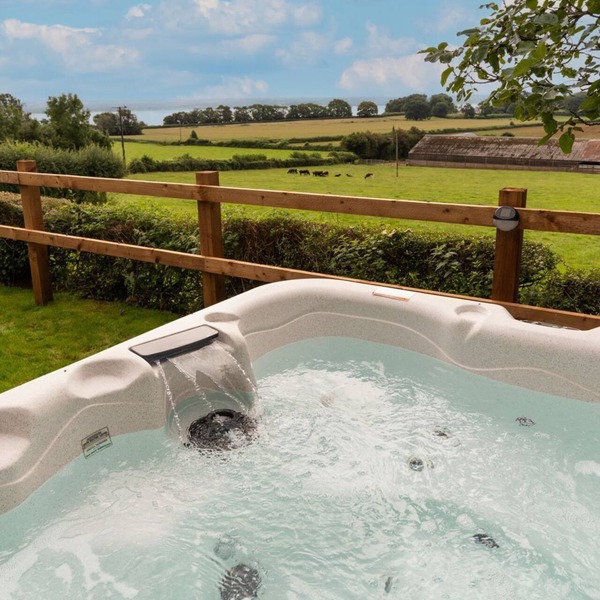 Wallhope Escape - sleeps 6 guests in 3 bedrooms