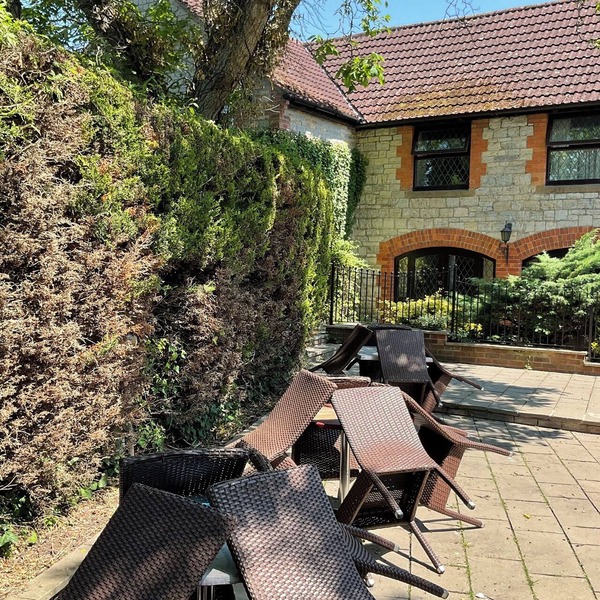 Walnut Tree Hotel