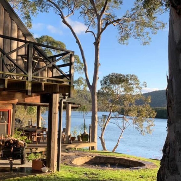 Warami River Cottage - Waterfront, Private Pontoon, Pool, Games Room & more!