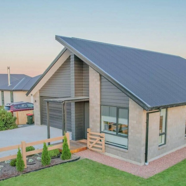 Warm Safe Quiet Spacious Family Home, Sleeps 7
