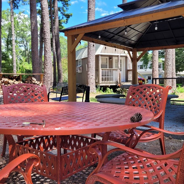 Water access tiny cabin, kayaks, dock, fire pit, gazebo, grill, fishing, boating