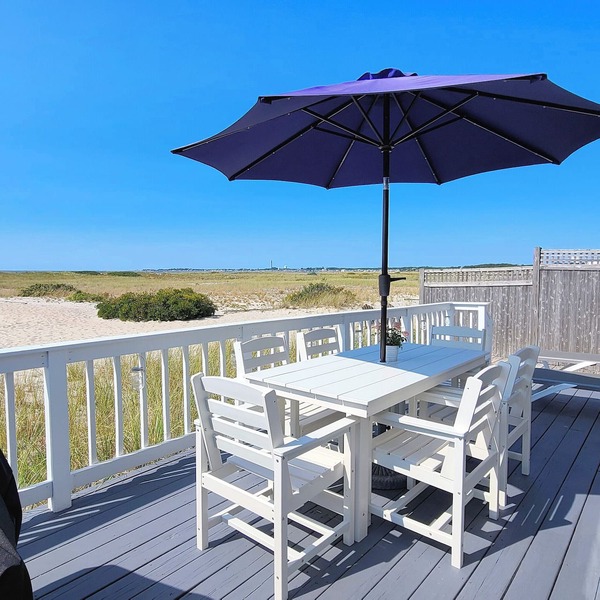 Waterfront 2BD Cottage: RIGHT ON THE BEACH, Water View, Direct Beach Access, A/C & Exclusive Use Deck