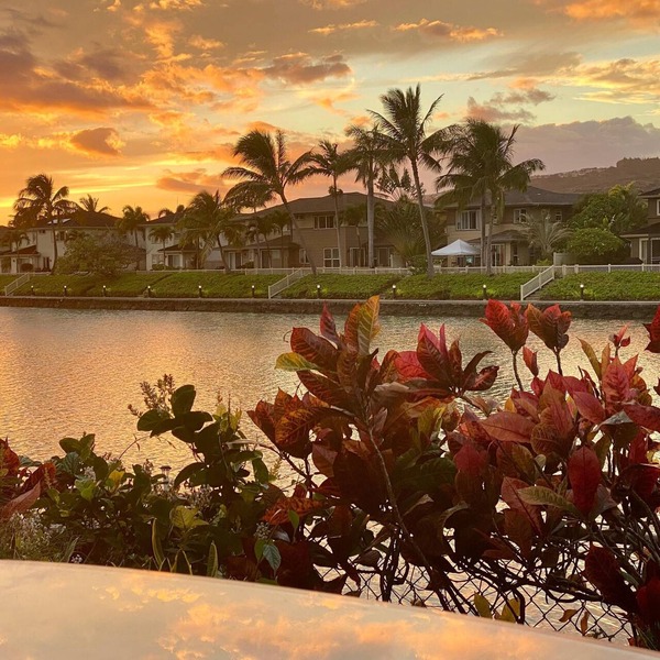Waterfront 3-bedroom townhome, 6 month min Oahu