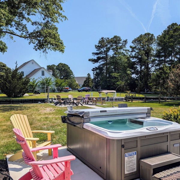 Waterfront 3BR Cottage with Hot Tub, Kayaks & Dog-Friendly Yard – Near Bethany