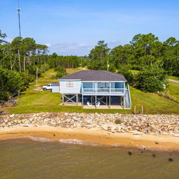 Waterfront Alabama Vacation Rental w/Deck