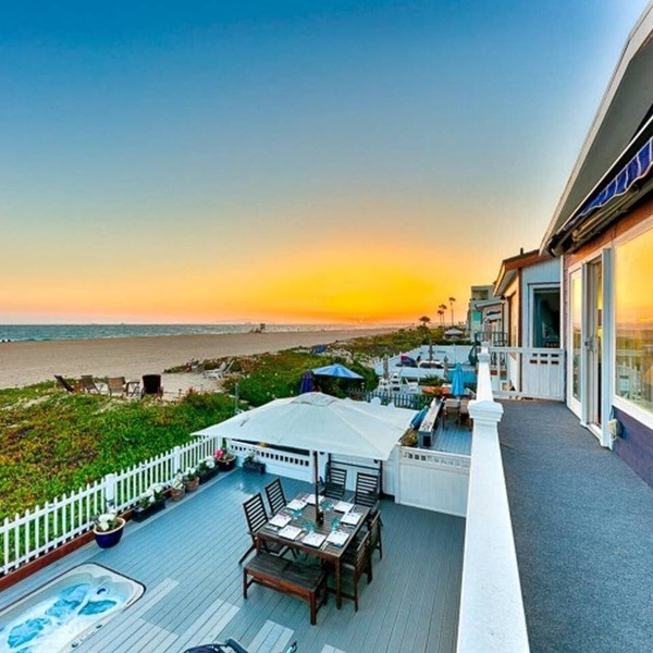 Waterfront Beach Home w/Amazing Views, Jacuzzi + Deck