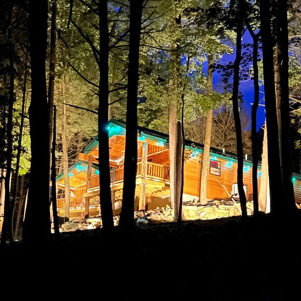 WATERFRONT CABIN PRIVATE BEACH HOT TUB FIRE RING FISH HIKE KAYAK