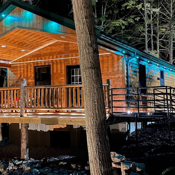 WATERFRONT CABIN PRIVATE BEACH HOT TUB FIRE RING FISH HIKE KAYAK