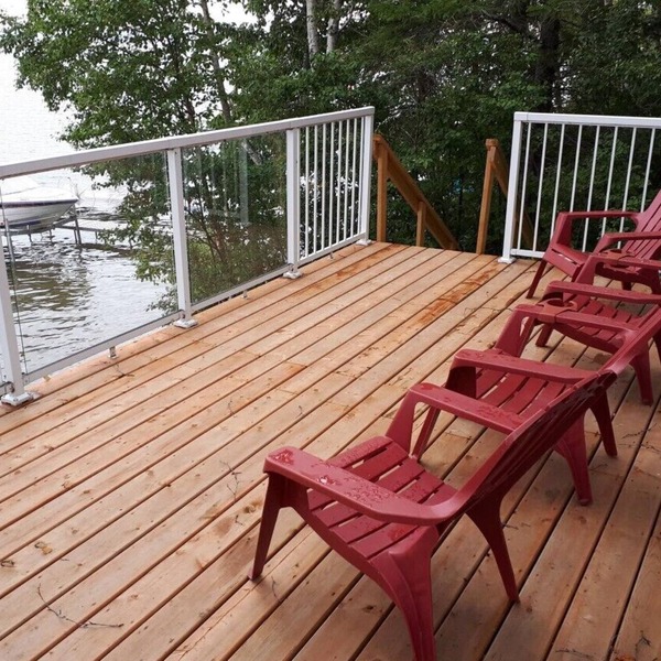 Waterfront cabin Pigeon Lake! August 14 -17, August 28 - September 3 AVAILABLE