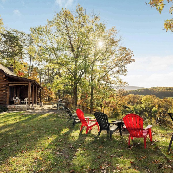 Waterfront cabin w/workspace & BBQ grill