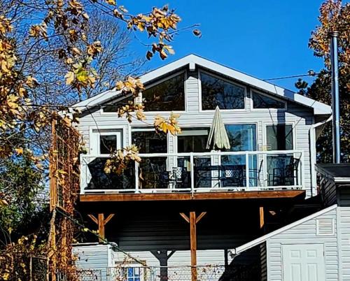 Waterfront Comfy Guesthouse, PEC
