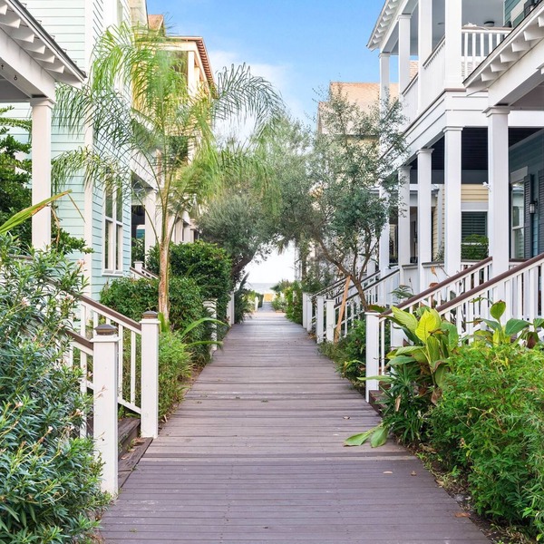 Waterfront Community with Private Pier + Pool