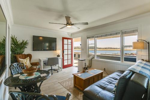 Waterfront Condo: Beach, Bay & Active Jetty Views