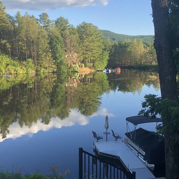 Waterfront Cottage 5 minutes to Mount Wachusett, Dock, Pet Friendly, Kayaks