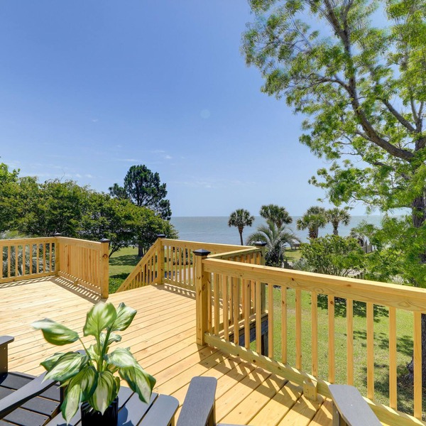 Waterfront Crystal Coast Vacation Rental w/Deck!