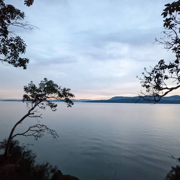 Waterfront Furnished Bell Tent on Pender Island - Rustic Charm & Serene Views