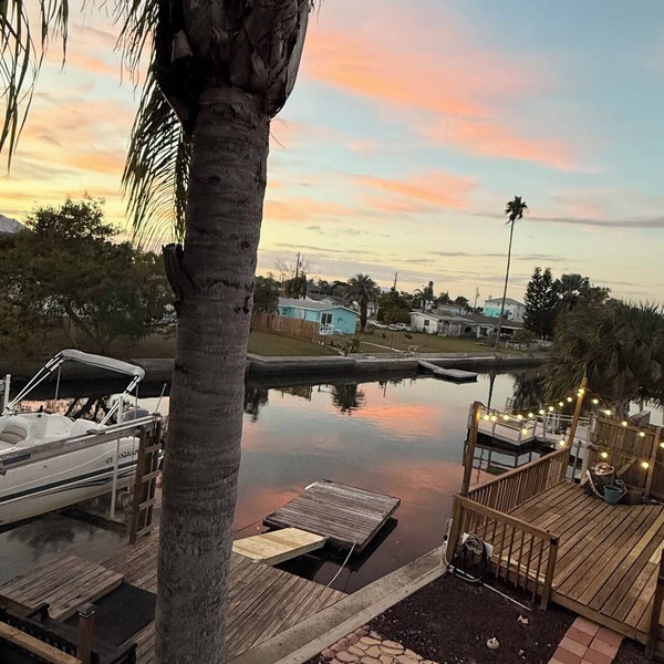Waterfront Gulf Access Home - Private Dock + 6 Kayaks + Sunset Views - Sleeps 6