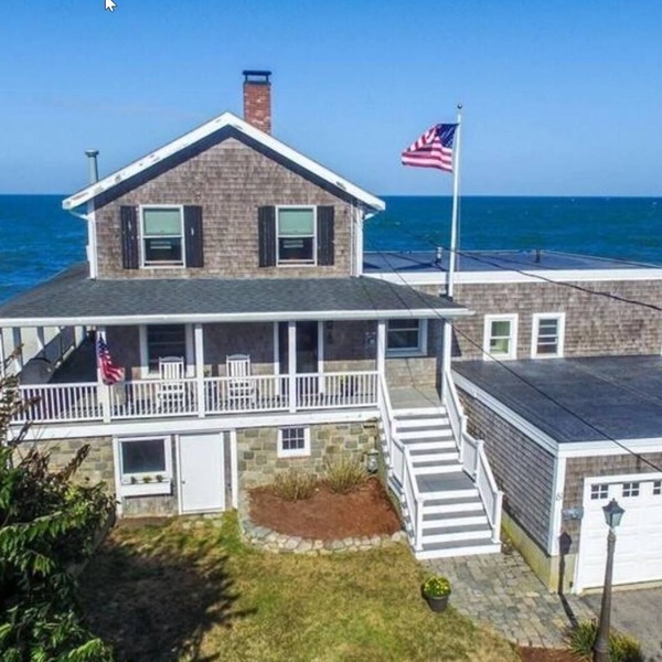 Waterfront home for family getaways