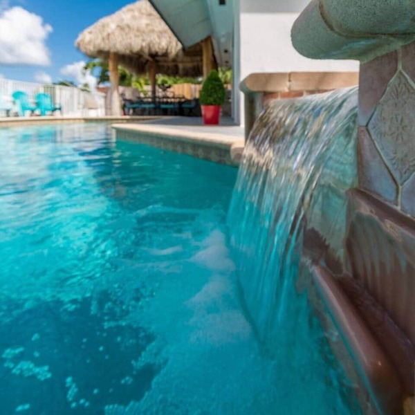 Waterfront Home w/pool, hottub and TikiHut