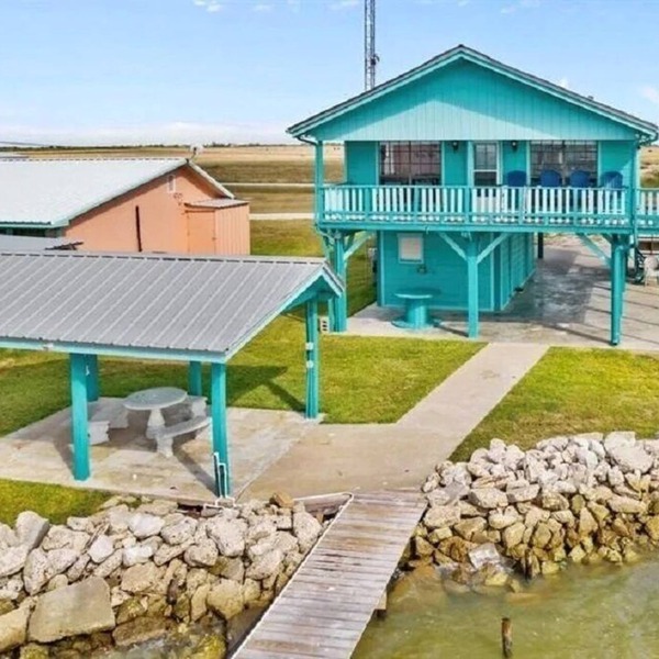 Waterfront Home With Private Fishing Pier on Turtle Bay