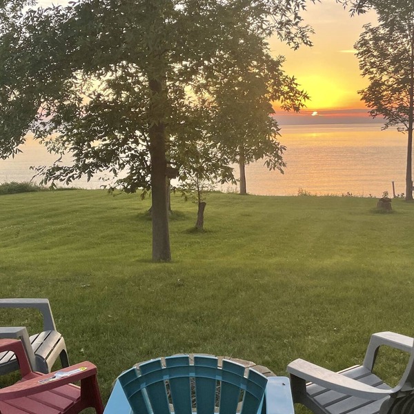 Waterfront house with amazing views of Lake Ontario and Sunsets