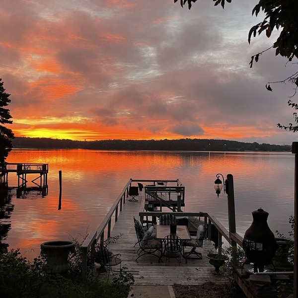 WATERFRONT: LAKE NORMAN Couples Hideaway