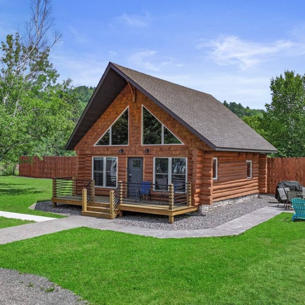 Waterfront Log Cabin Sauna Game Room Pontoon & Snowmobile Access