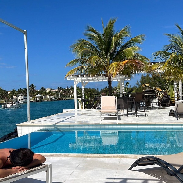 Waterfront luxury villa in Freeport Bahamas