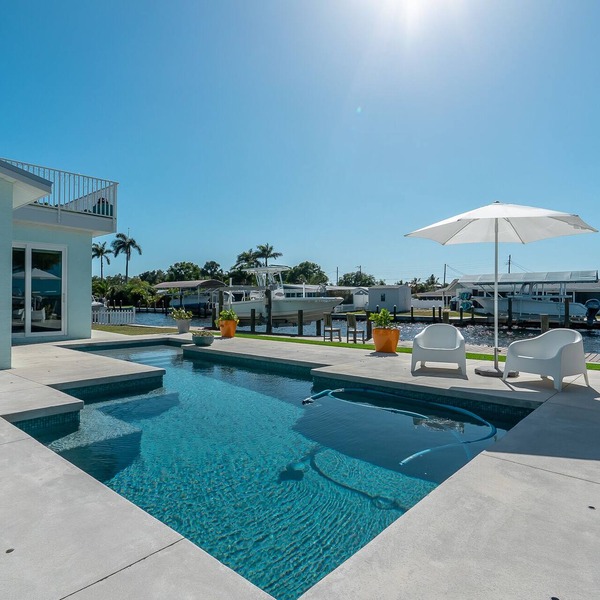 Waterfront oasis, sunsets, heated pool, hot tub, boat dock, near boat ramp