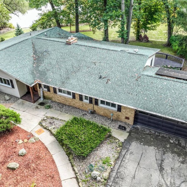 Waterfront Paradise - 2 Lake Views in Prime Location