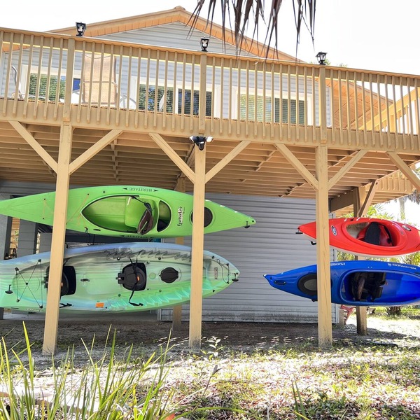 Waterfront Paradise w Manatees Fishing Kayaks in the Backyard! Newly Renovated